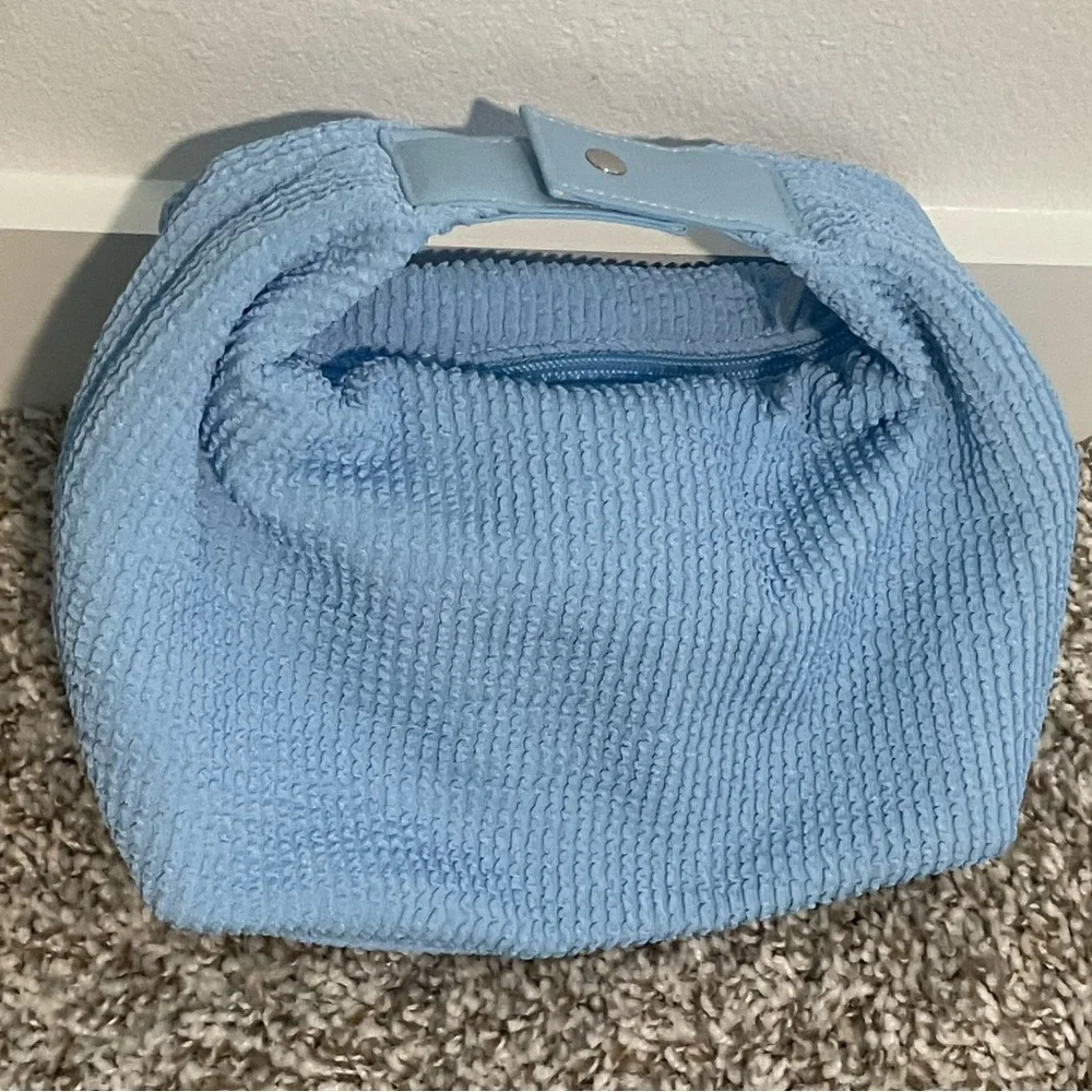NEW- Kate Spade Blue Cosmetic Pag/Purse - Picture 3 of 7